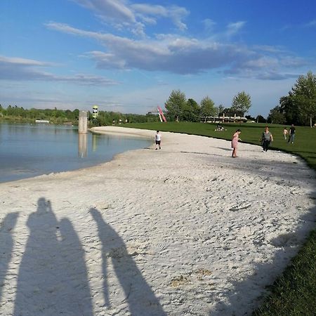 Ferienwohnung Schuhmann Mit Wintergarten Und Garten Therme Aquapulco Und Ikuna Erlebnispark, Zoo Schmiding 20 Min Mit Auto Entfernt Ab 3 Naechte Buchbar Hinzenbach Bagian luar foto
