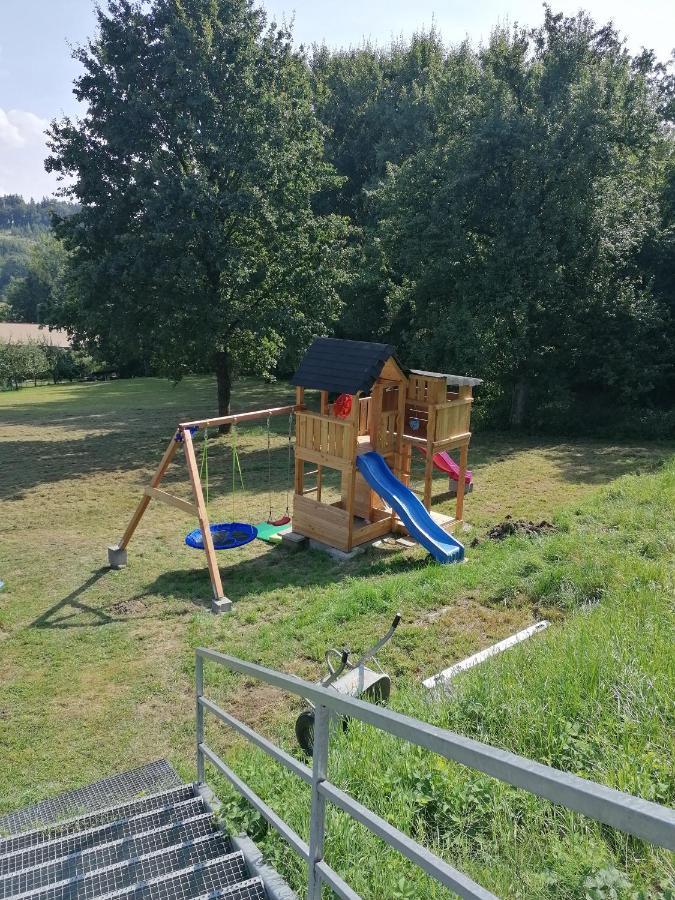 Ferienwohnung Schuhmann Mit Wintergarten Und Garten Therme Aquapulco Und Ikuna Erlebnispark, Zoo Schmiding 20 Min Mit Auto Entfernt Ab 3 Naechte Buchbar Hinzenbach Bagian luar foto
