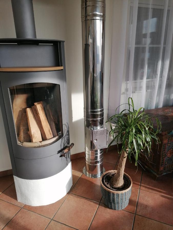 Ferienwohnung Schuhmann Mit Wintergarten Und Garten Therme Aquapulco Und Ikuna Erlebnispark, Zoo Schmiding 20 Min Mit Auto Entfernt Ab 3 Naechte Buchbar Hinzenbach Bagian luar foto