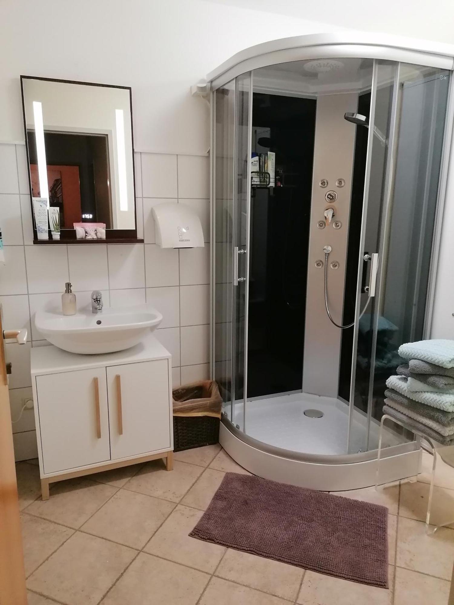 Ferienwohnung Schuhmann Mit Wintergarten Und Garten Therme Aquapulco Und Ikuna Erlebnispark, Zoo Schmiding 20 Min Mit Auto Entfernt Ab 3 Naechte Buchbar Hinzenbach Bagian luar foto